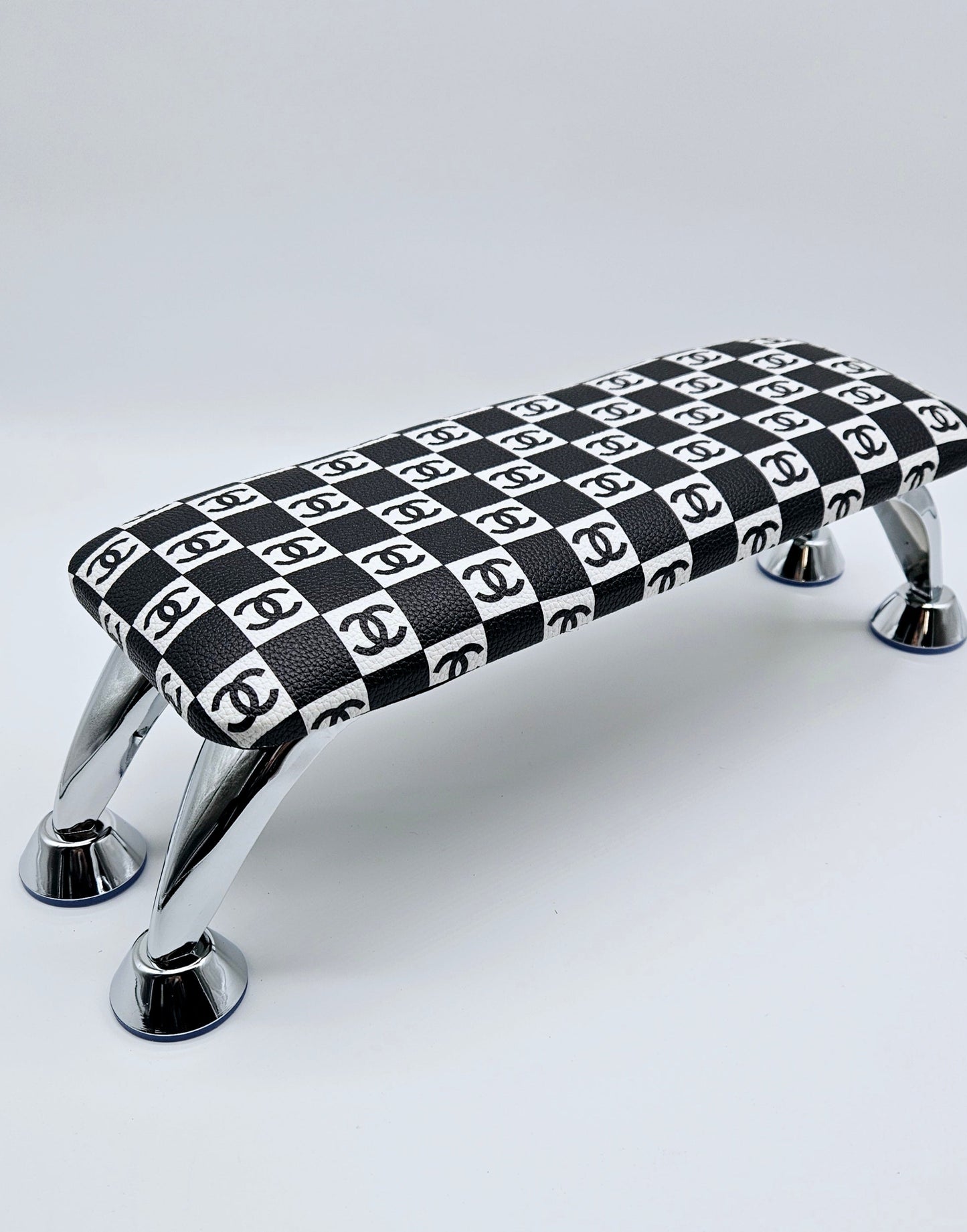 Luxury Nail Arm Rest With Legs and Anti-Slip and U-Shape Arm Rest