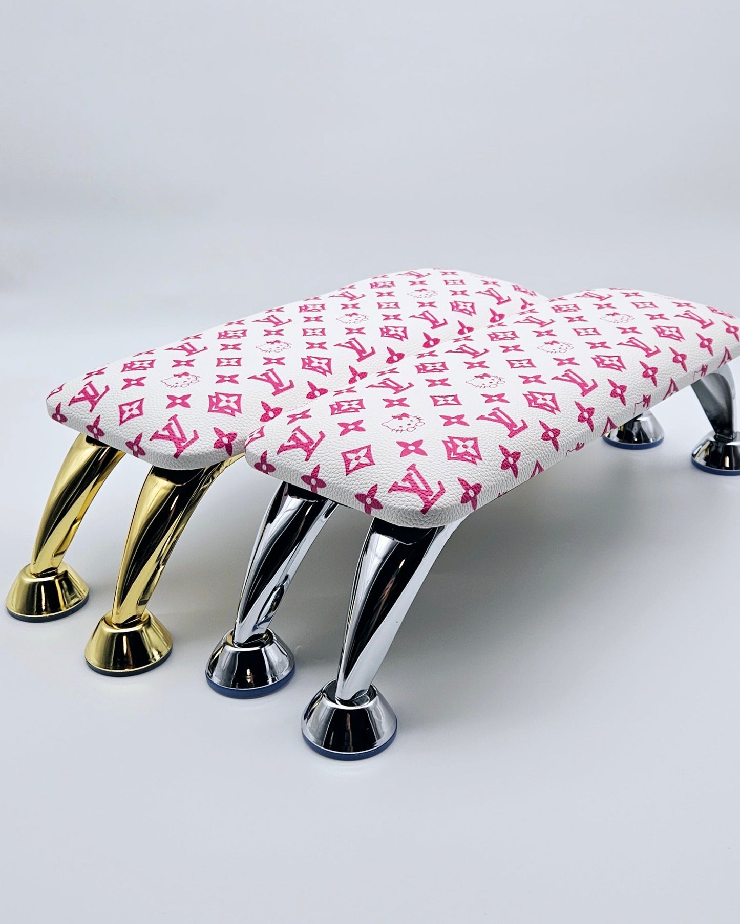 Luxury Nail Arm Rest With Legs and Anti-Slip and U-Shape Arm Rest