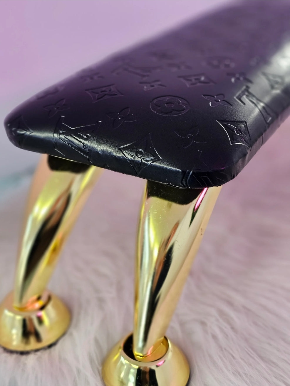 Luxury Nail Arm Rest With Legs and Anti-Slip and U-Shape Arm Rest