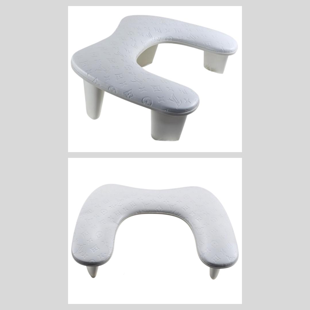 Luxury Nail Arm Rest With Legs and Anti-Slip and U-Shape Arm Rest